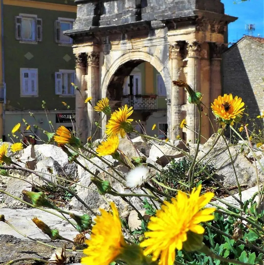 Porta Aurea Sunny Studio PUY
