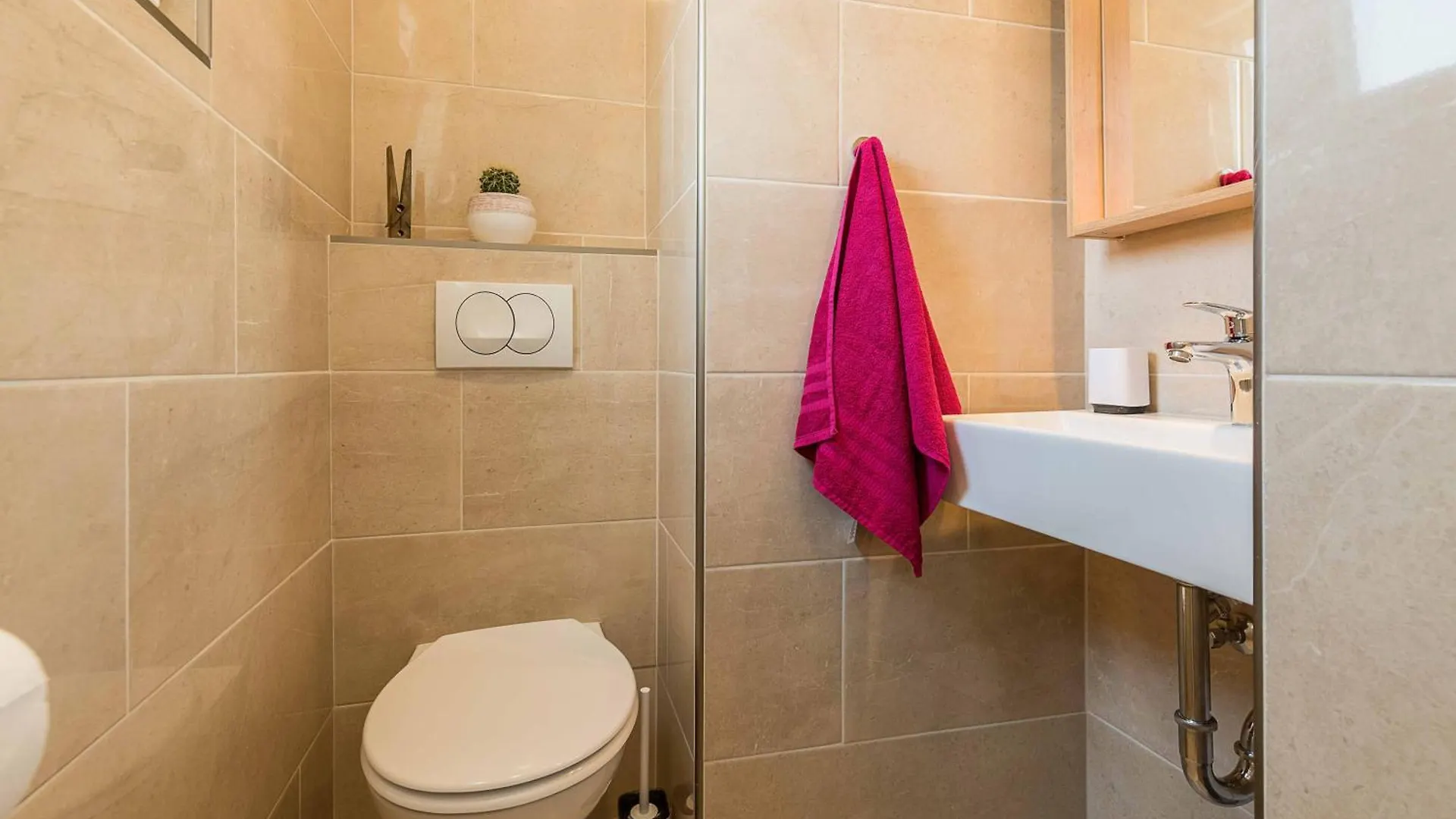 Porta Aurea Sunny Studio PUY 아파트