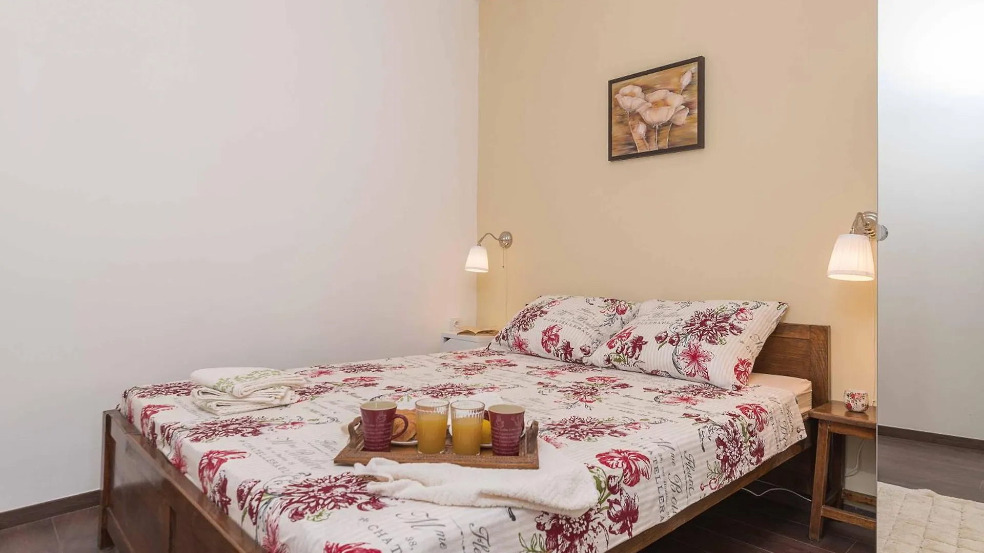 Porta Aurea Sunny Studio PUY 아파트